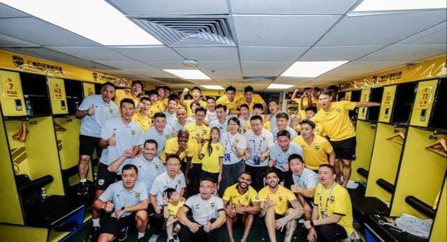 冲超成功！广州豹提前四轮锁定冠，重返中超之路再启航