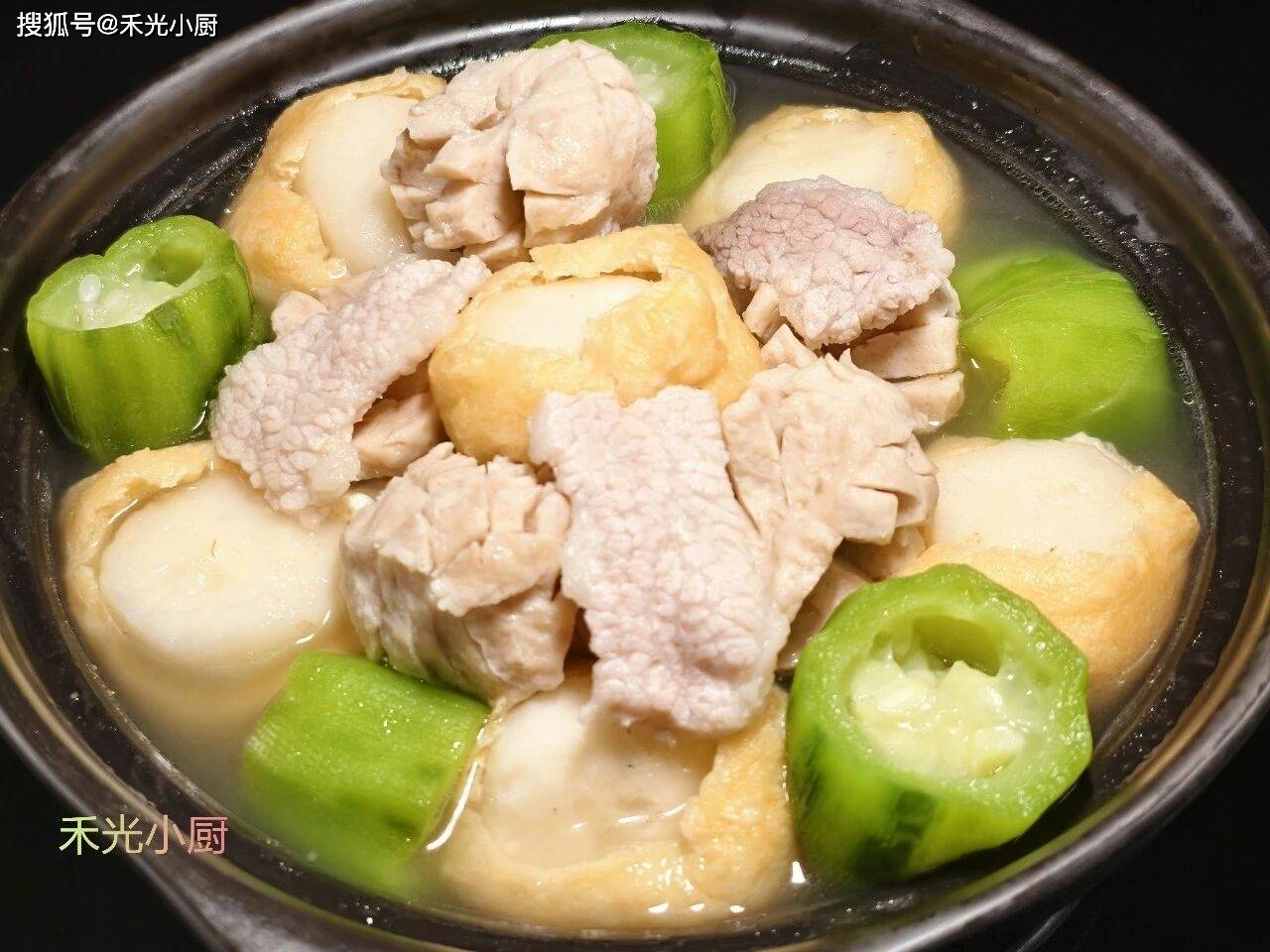 深秋天热不想炒菜？煮这道丝瓜肉丸汤，一锅出鲜美清爽(图1)