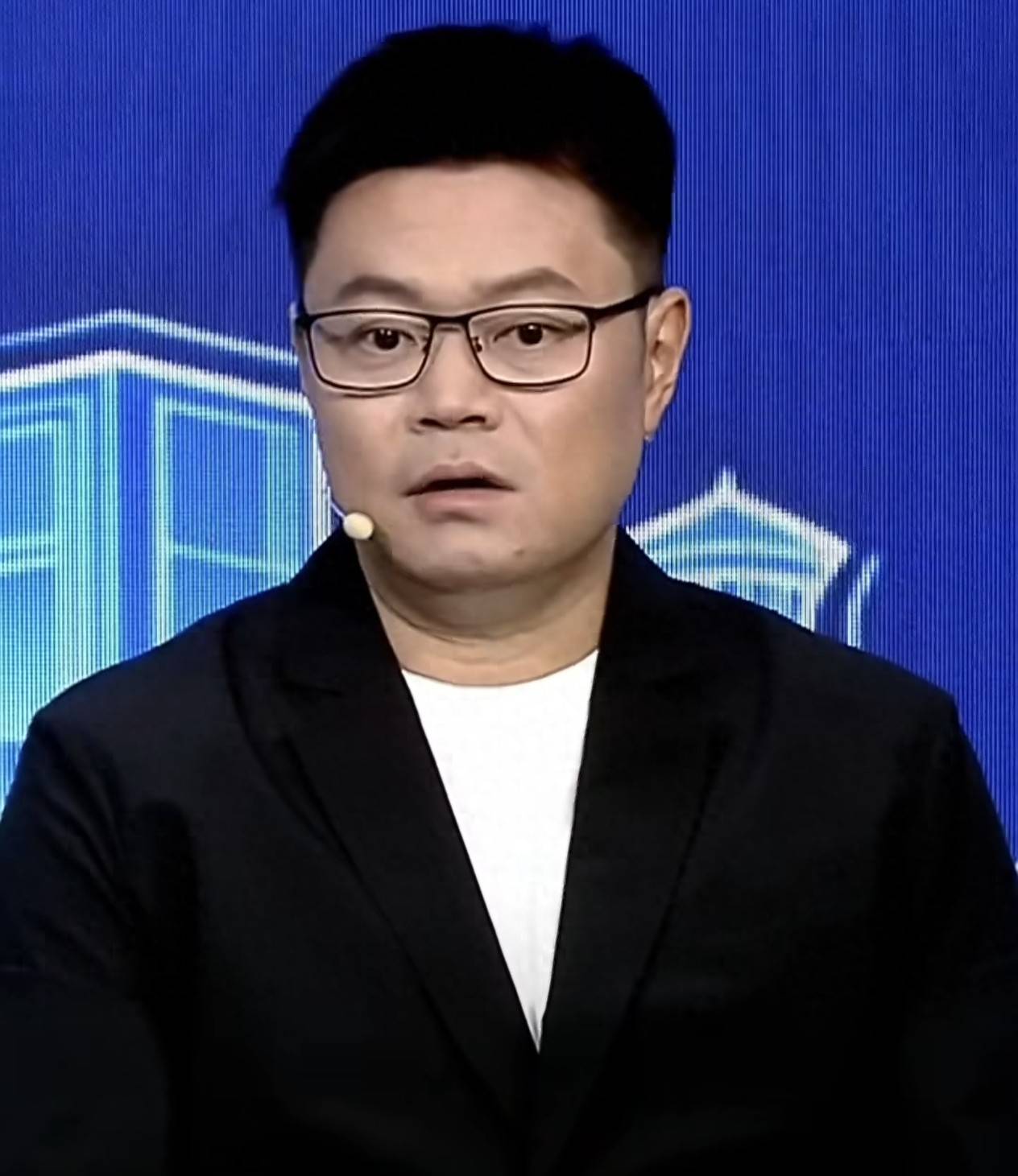 国乒男团亚锦赛大换血！侯英超：林诗栋必须站出来，周启豪当奇兵