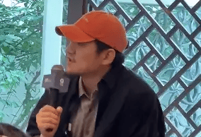 《文城》导演陈明昊谈“不背词”争议：为防忘词出此下策却引更大波澜