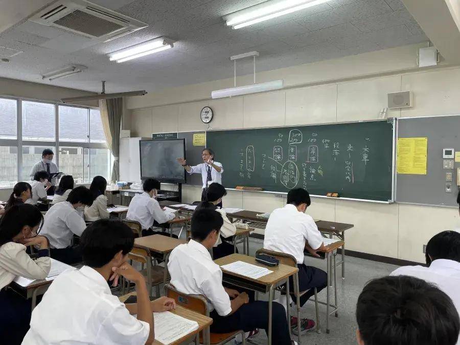 请输入图片描述