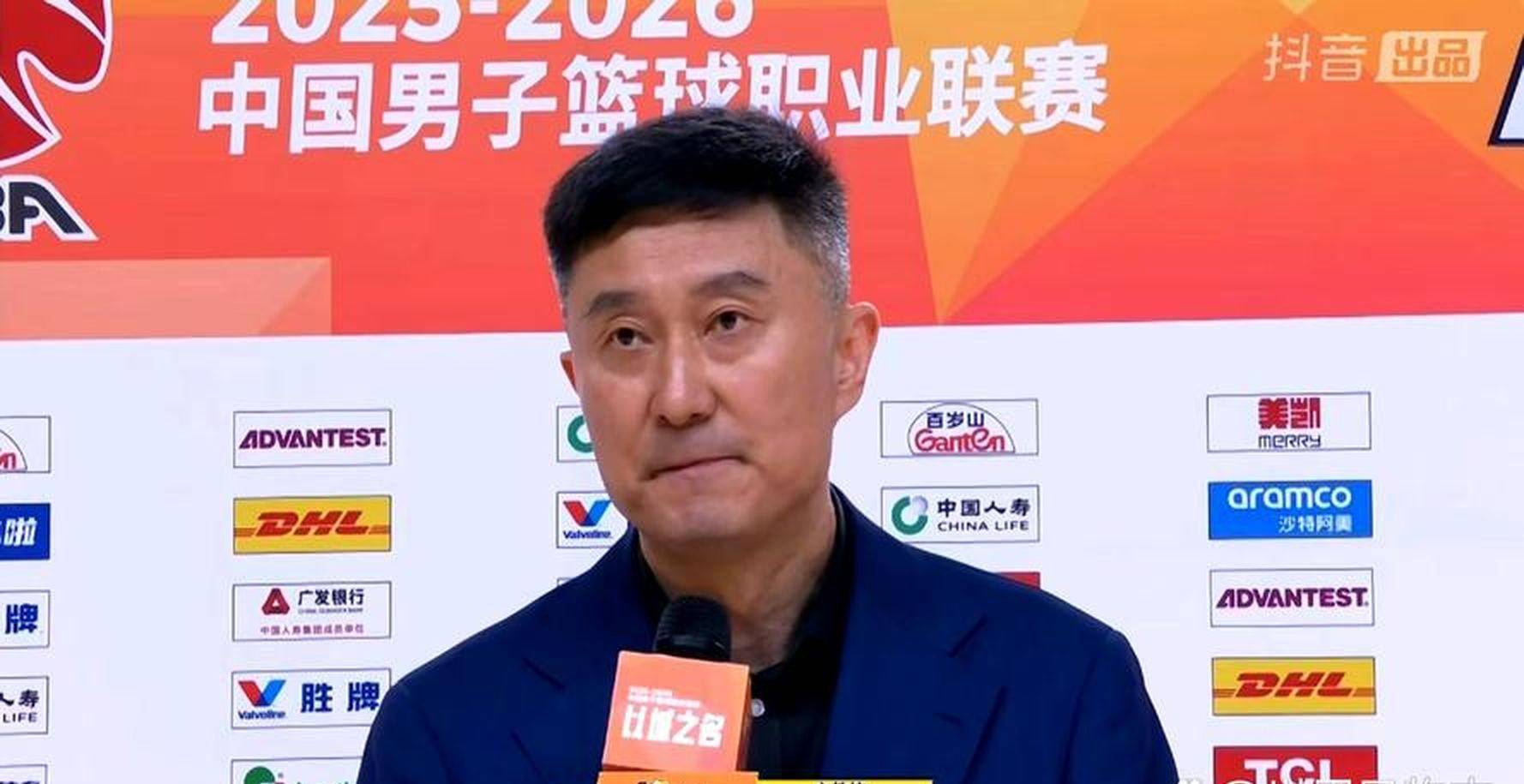 10月22日：曾繁日离开广东后首秀砍15分11篮板，在江苏肯帝亚站稳轮换，边缘内线打