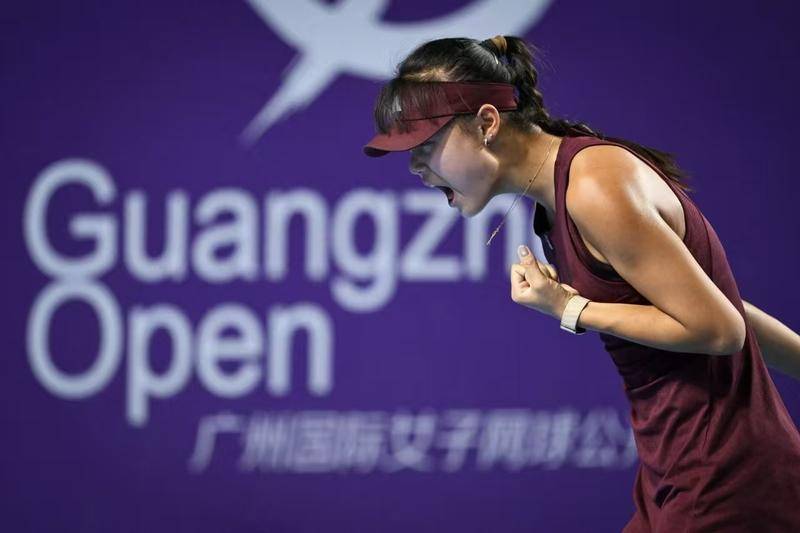 广州网球公开赛：16岁孙心然直落两盘2-0晋级16强