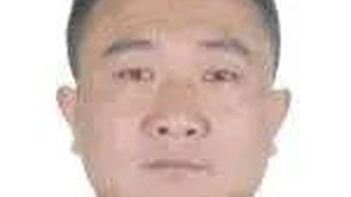 见到此人请立即报警！警方悬赏