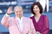 76岁洪金宝近况曝光！经历2段婚姻生4个子女，如今婚姻生活很幸福