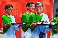 亚运会颁奖礼仪人员好多银发大爷大妈，刻意安排？