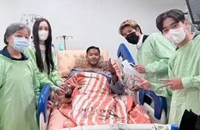 王力宏探视陈建州拿尿壶拍照被炮轰