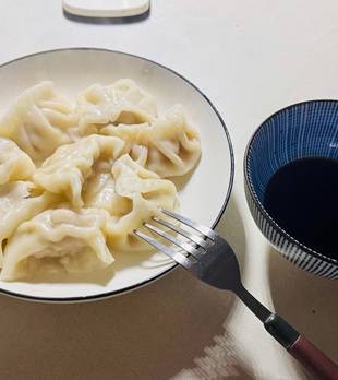已经不要求早餐丰富了，她能吃得下去就好