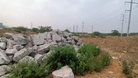 失去口粮田的农民：征地补偿款不知所踪 万利息