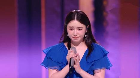 阚清子口碑赢了！全开麦哽咽跑调拒绝重唱，尊重游戏规则获好评