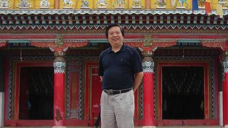 笔墨落款两相照，寻常鸡禽见文心——李志向写鸡艺术小识