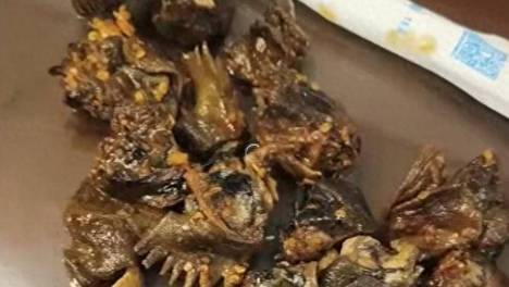 后续！餐馆回应一盘黄焖鸡吃出24块鸡头，市监所：已介入调查！