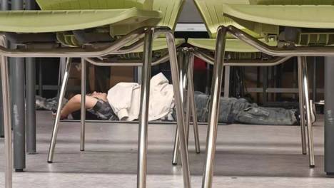 来！认识一下清华美院熬夜的“桥洞文化”