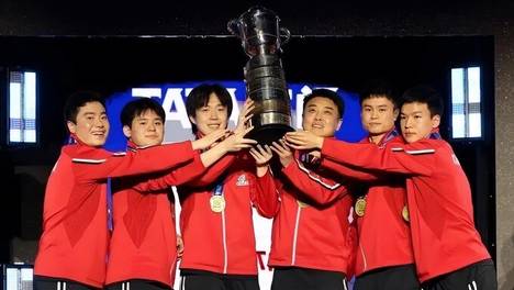 日乒内部已经失控！球迷大骂张本智和松岛皆是废物，户上赛场失误遭遇教练训斥