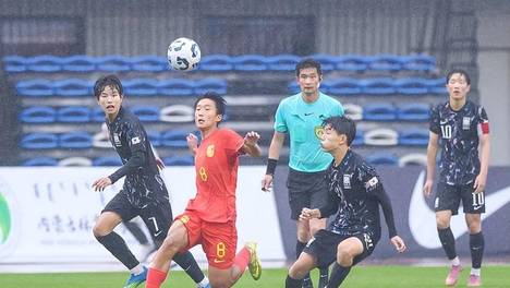 开场36秒破门！U16国足4-2掀翻韩国，主场3战全胜夺冠，球迷欢呼