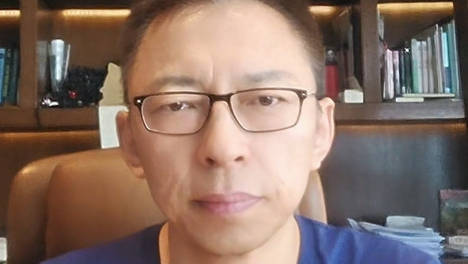 美伊战火再燃、世界杯决赛首创“超级碗式”中场秀……张朝阳中英双语分享全球热点