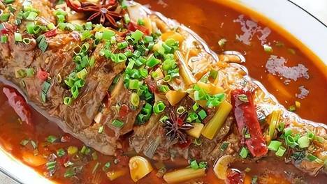 炖鱼肉想要好吃，牢记3个香料，鲜嫩十足，孩子天天吃都不腻