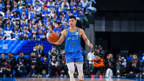 不地道！CBA方硕自述去NBL真相，18年换不来体面，明确不给他合同