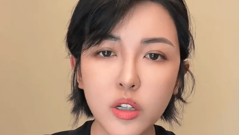 张凯毅哺乳期官宣离婚：孩子归我，不后悔当妈，柴米油盐打败爱情 网红婚姻因热度褪去，历经闪婚、离婚，揭示婚姻需真实与磨合，而非滤镜与热度。