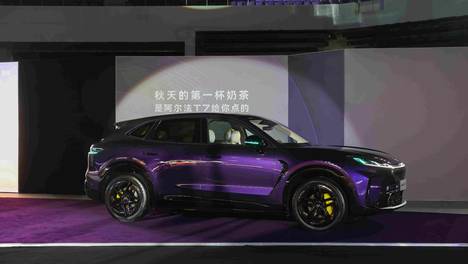 极狐阿尔法T7增程版，展现15万级大五座新能源SUV实力
