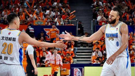 迷失自我！NBA三冠王麦基在CBA的选择或将影响职业生涯