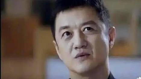 54岁演员李亚鹏官宣离婚，技术性离婚？