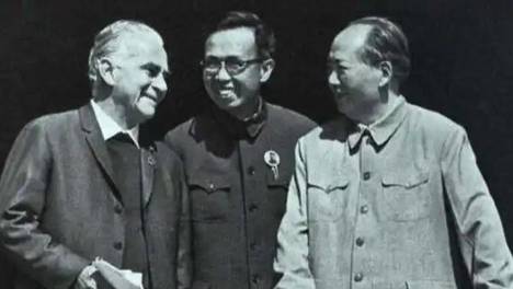 90年前，美国记者写下一部不朽经典，背后离不开中国“红色牧师”的护送！今天，他们的后代在武汉握手了