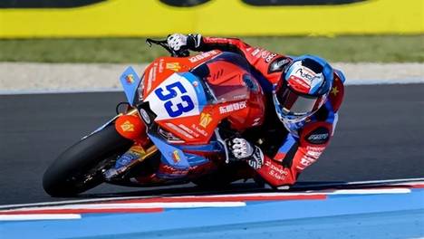 10战5冠势头凶猛！WSBK捷克站双冠后 张雪首谈签约德比斯原因