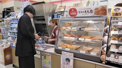 日资便利店的尽头也是卖菜？