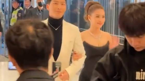 自己 在雪地中清冷感十足6图更多美图大片27岁tvb女星宣布和男友分手