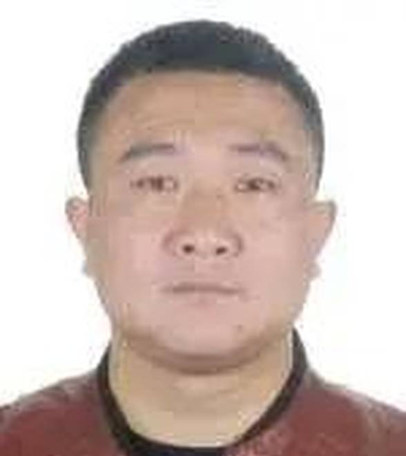 见到此人请立即报警！警方悬赏