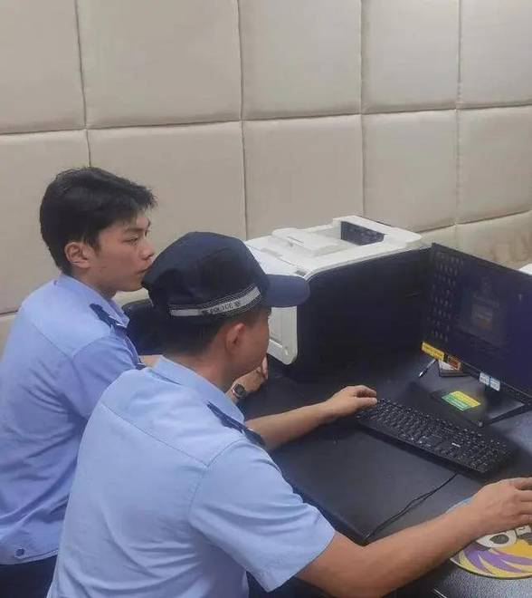 彭州山区蛇患严重、致人死亡？警方辟谣：陈某某编造虚假信息 已被处罚
