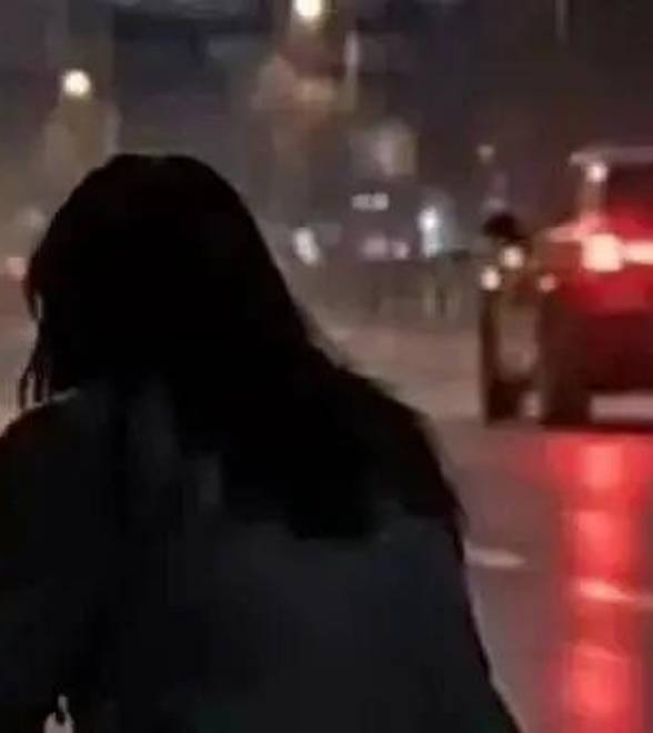 病重男子转院途中被网约车司机以可能呕吐为由遗弃路边，抢救无效死亡，法院判了