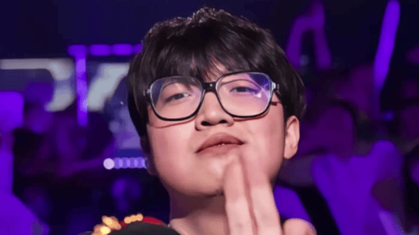 无畏契约世界赛首轮全部淘汰，博主出歌调侃，不到一天被警告下架