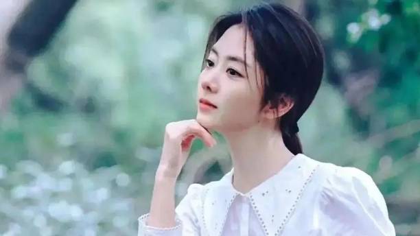 《兰香如故》热播，看谭松韵教你小个子如何穿出百变风格？