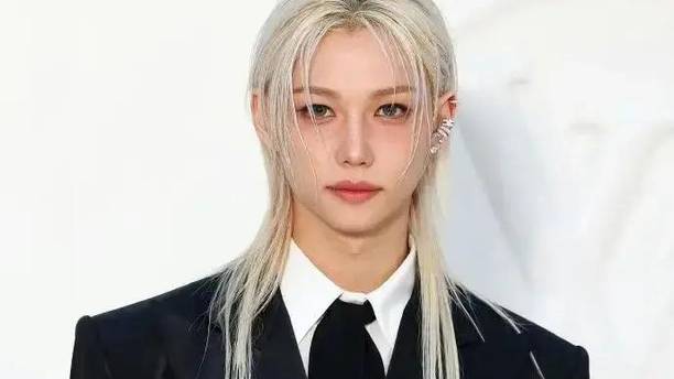 时尚不分男女，李龙馥站上 LV 女装 T 台：真正的强大，能让规矩让路