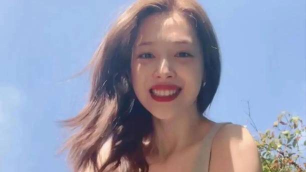 雪莉离开7年后，被改变的女孩们