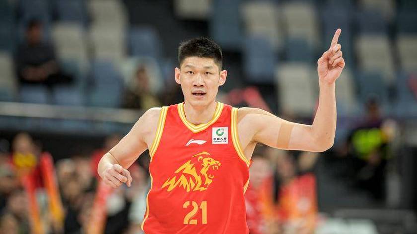 胡金秋20+8撑起内线 孙铭徽两记关键三分定胜