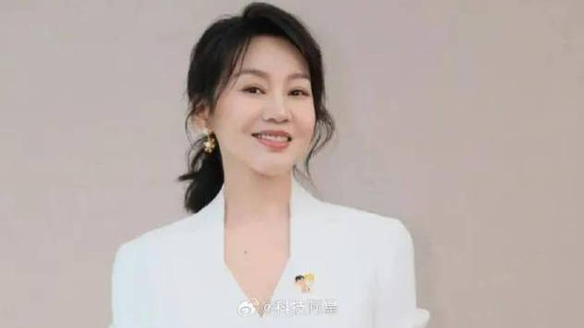 闫妮和前夫、他现任打掼蛋：成年人的体面相处