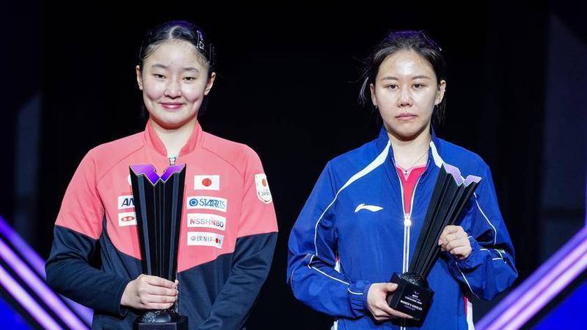 WTT横滨赛-张本美和4-2陈幸同夺冠 颁奖仪式合影