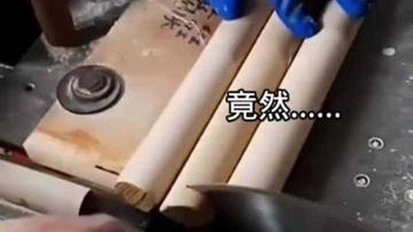 老师傅伸手见拳！新手十指健全，这是在做象棋吗？