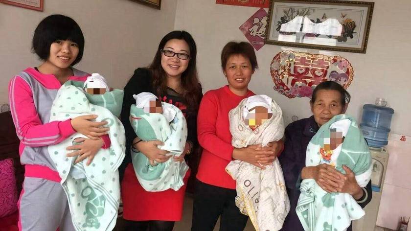 奶妈黄丽娥：为四胞胎兜底12年，让30名下岗女工重拾自信