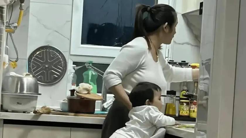 走过12年才明白：全职妈妈与职场妈妈，没有优劣之分