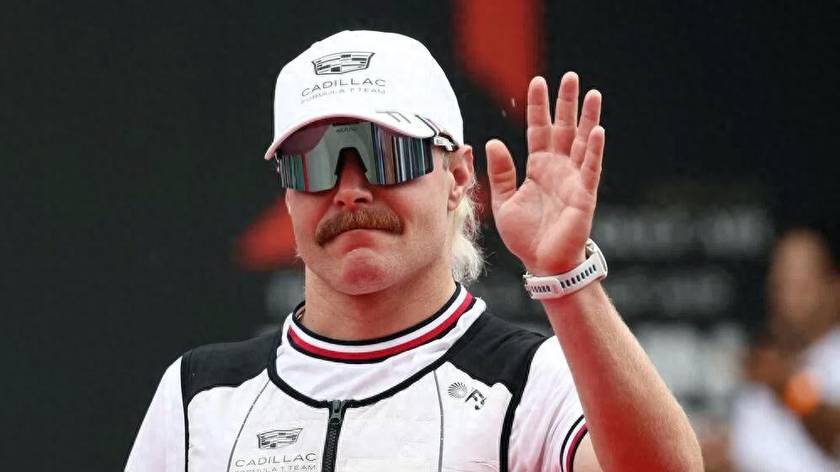 F1车手博塔斯骑行4天从马来西亚至新加坡，途中遇蛇还被狗追