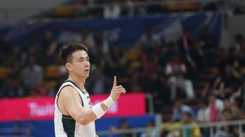 CBA-辽宁击败宁波 赵继伟在比赛中