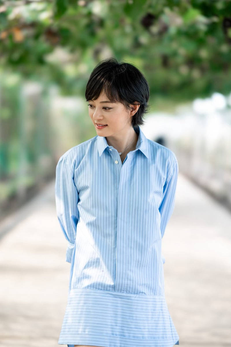 孙俪体验农场生活随拍照 状态悠闲又惬意