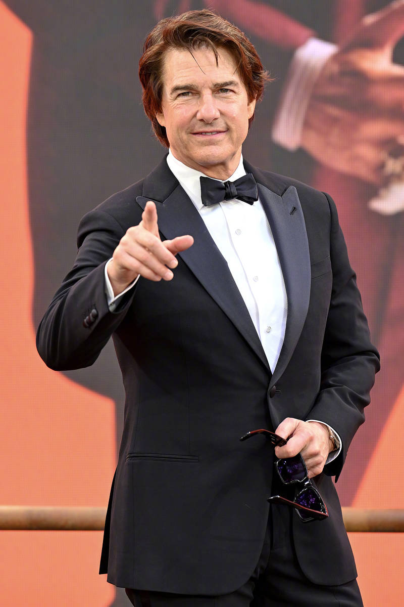 阿汤哥亮相新片《挖掘者》伦敦首映 墨镜+西装杀状态依旧封神 威廉王子与凯特王妃惊喜现身