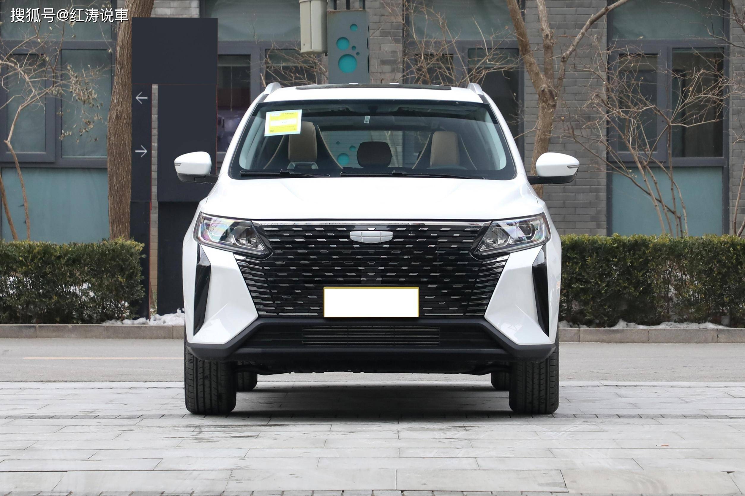 吉利豪越pro正式上市,紧凑型suv,内饰配双联屏,售价8.