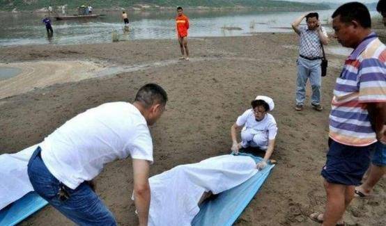 2020年,江苏17岁高中生跳河自尽,生前留下遗书:班主任害了我_朱健