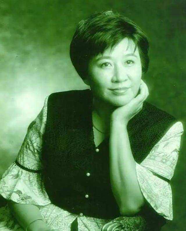 王光美长女:改名留学获得四个学位,98年陷入昏迷,弟弟守护11年_刘平平